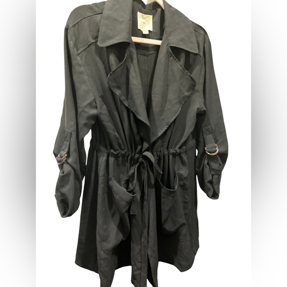 L/XL LIGHT WEIGHT black jacket, soft canvas w/ drawstring waist.TGLA Francesca’s - Picture 2 of 7